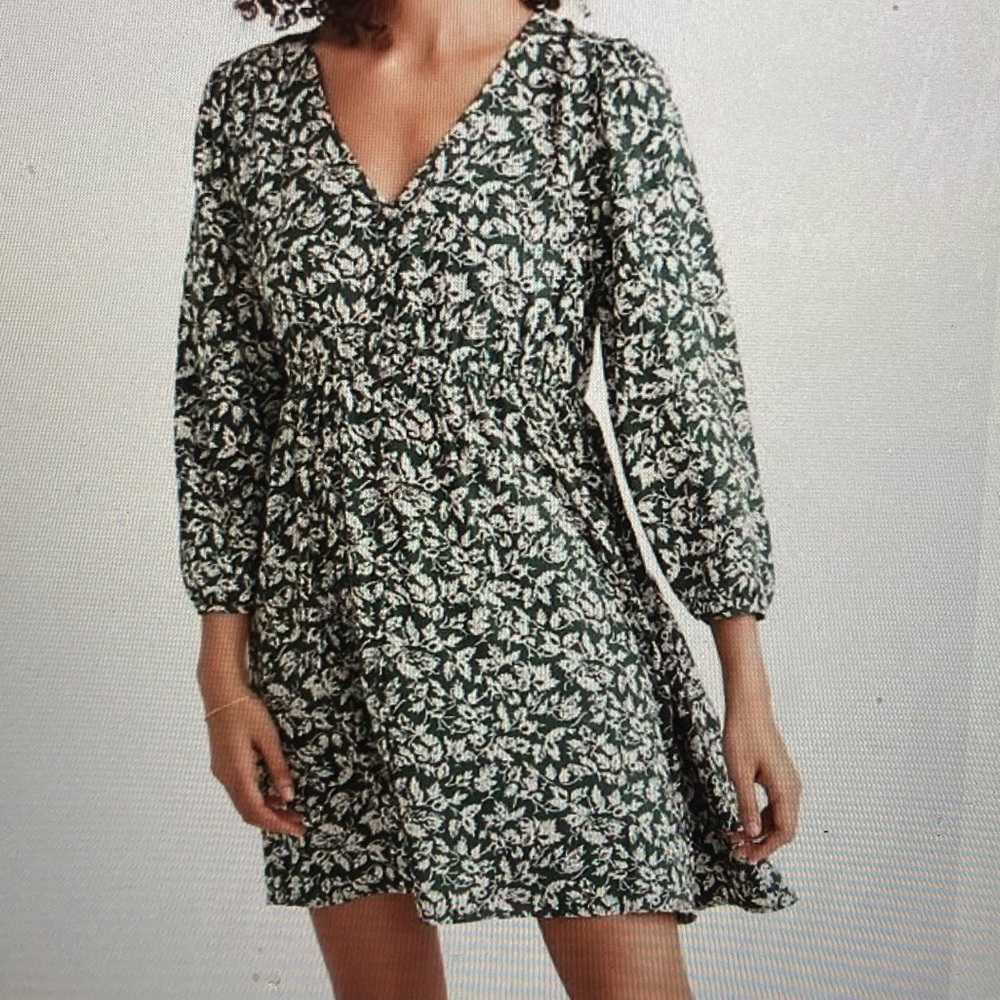 Madewell V-Neck Button Front Mini (33”) Dress in Forest Leaves pattern.